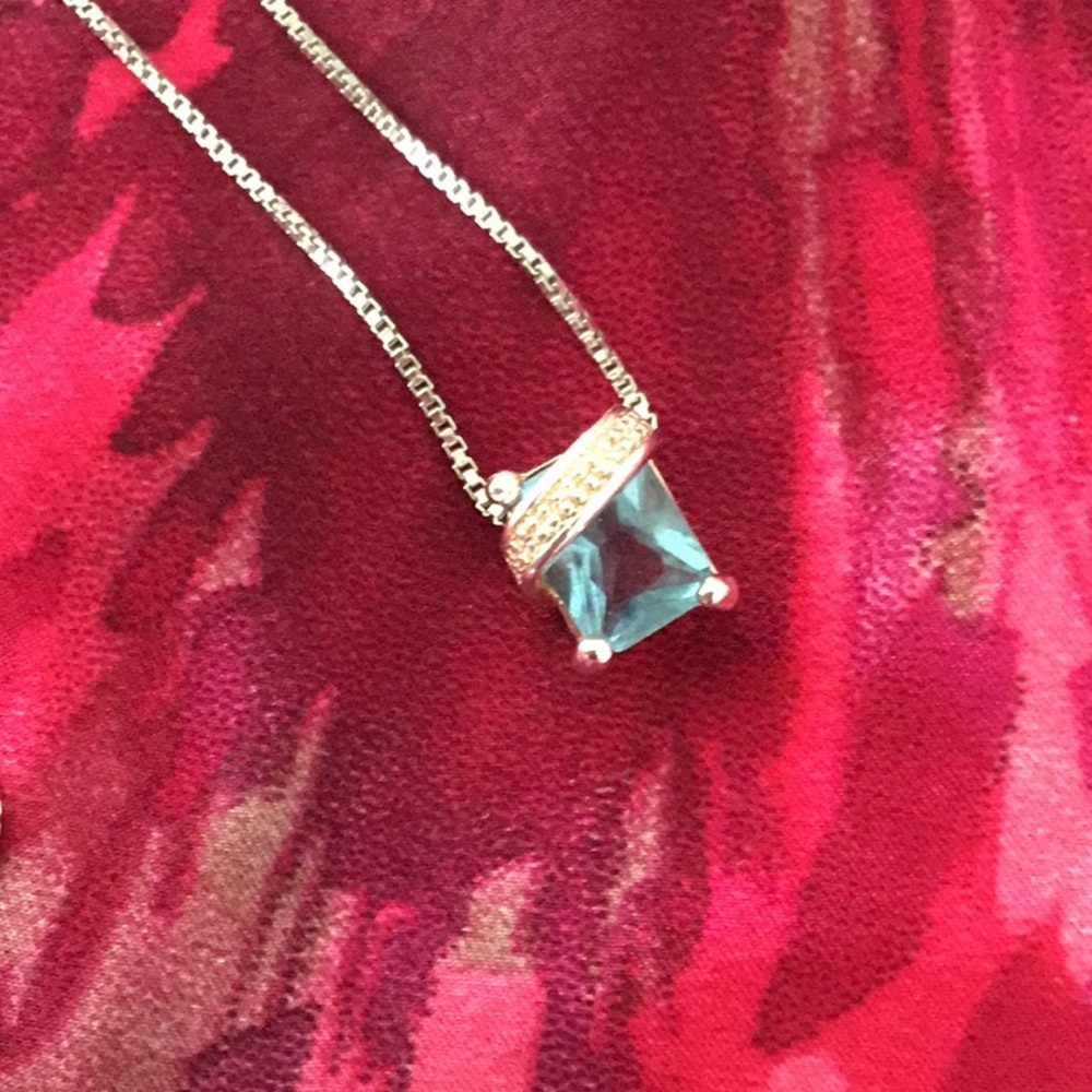 Blue topaz pendant w/sterling chain